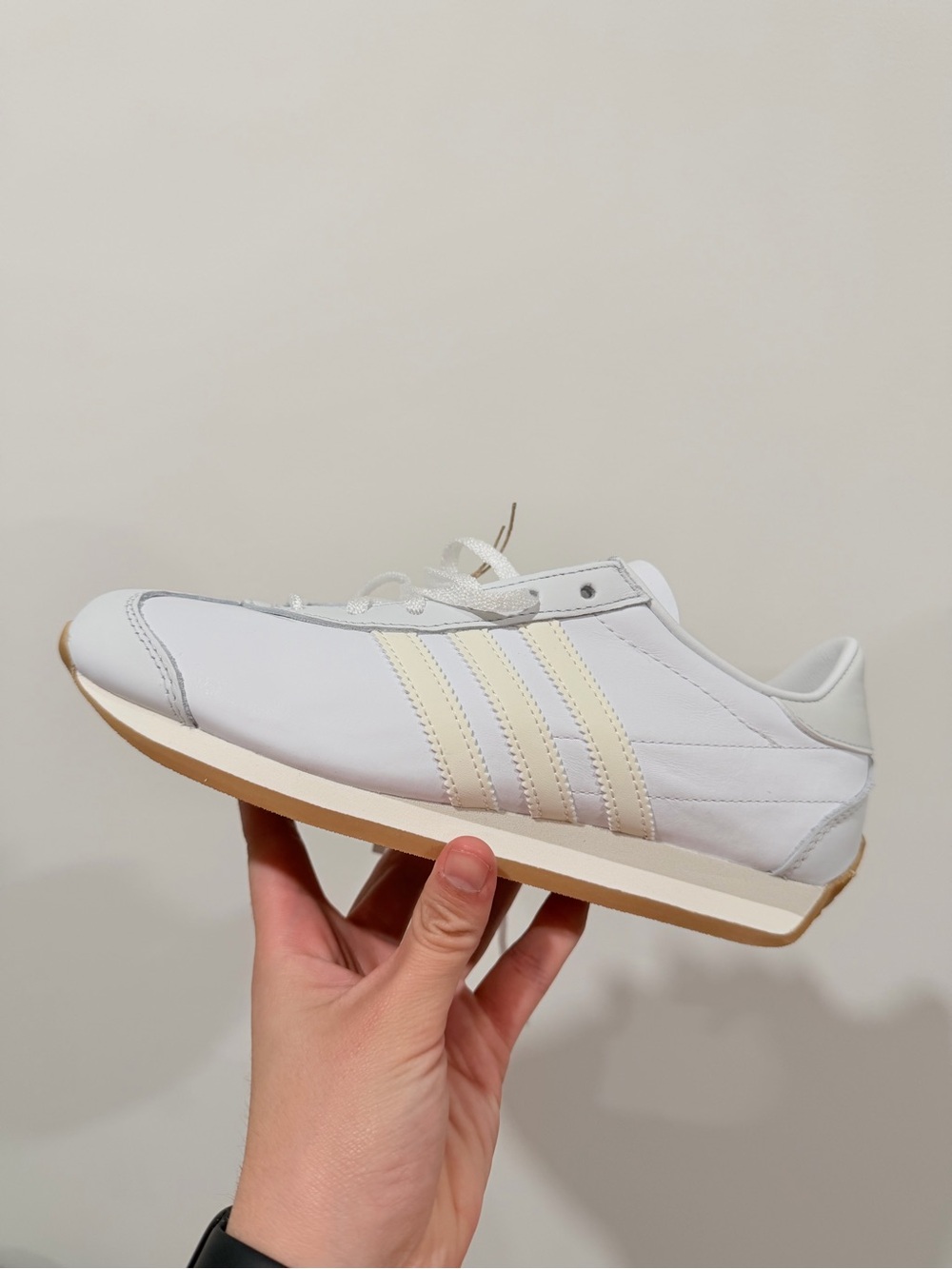 Women's adidas Country OG size 6